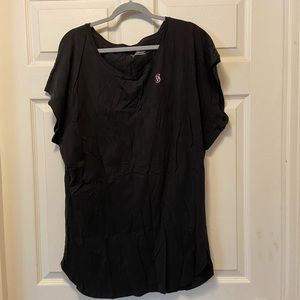 Women’s Victoria’s Secret Tee Shirt M/L